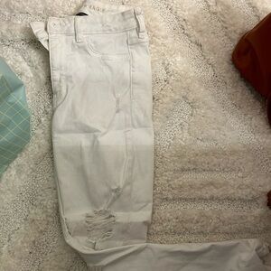 White American Eagle ripped high rise jeggings